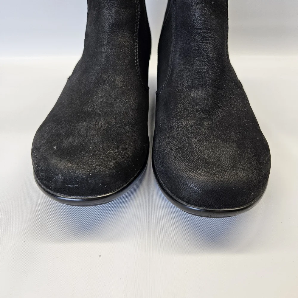 Aravon Kitt Bootie Ankle Boot Women 9 Black Leather Zip Classic Comfort Low Heel